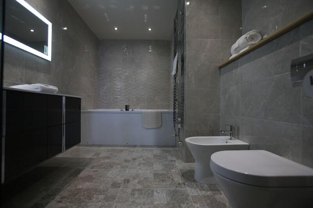 Belfast Loughshore Hotel