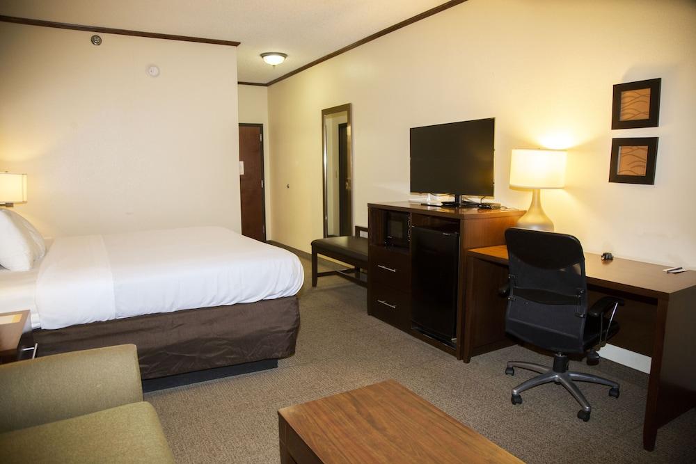 Ardmore Inn & Suites