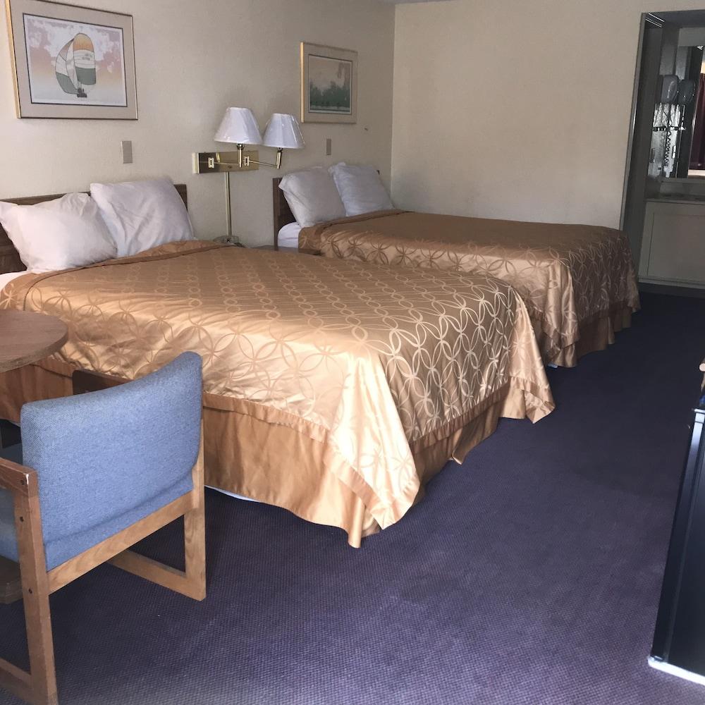 Rodeway Inn Findlay University Area