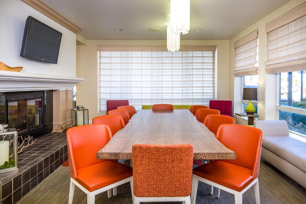 Hilton Garden Inn Orange Beach Beachfront