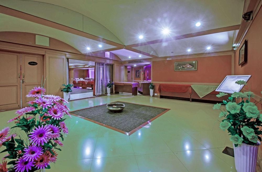 Quality Inn Regency