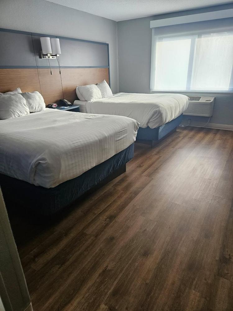 AmericInn by Wyndham Albert Lea