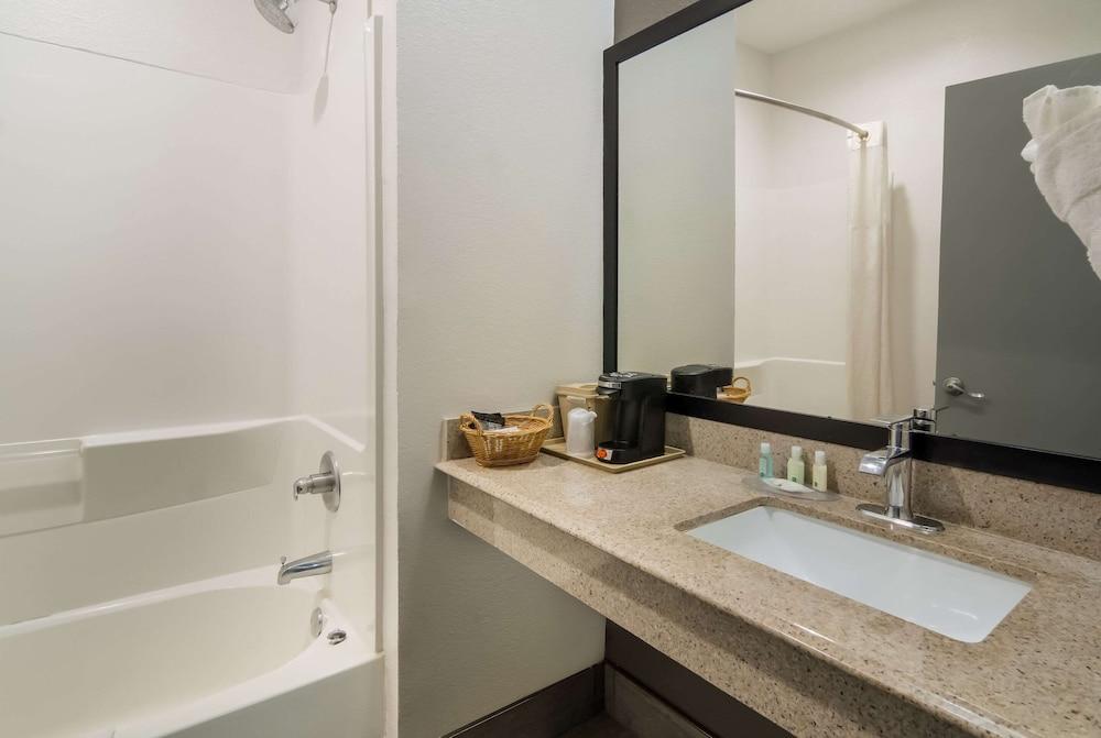 Quality Inn & Suites Waco North