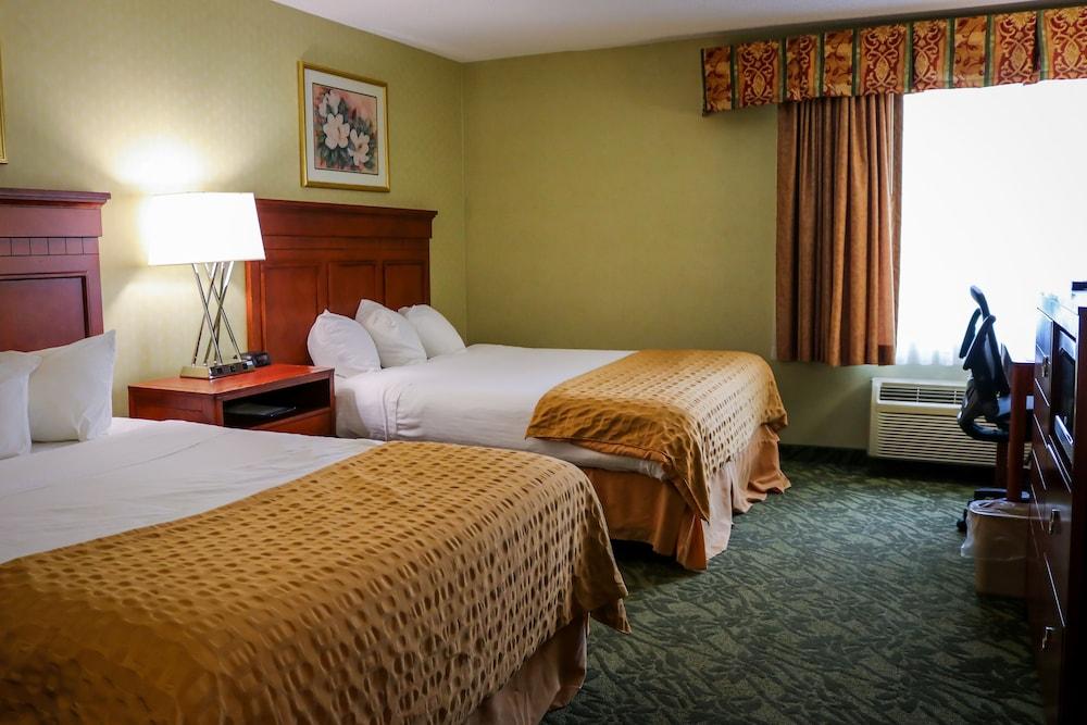 Baymont by Wyndham Grand Rapids N/Walker