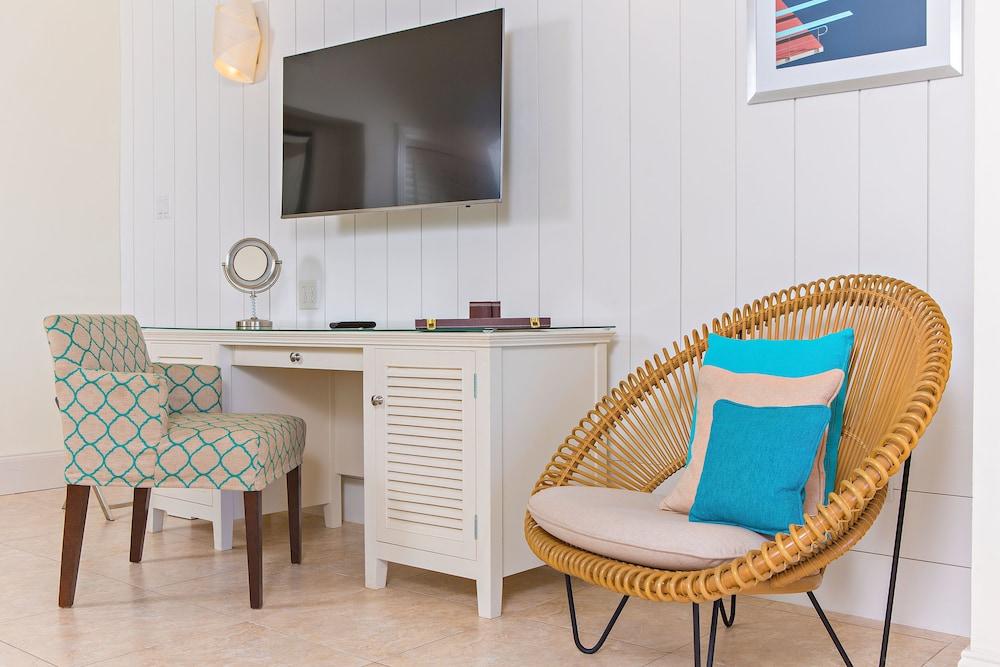 Blue Waters Resort & Spa