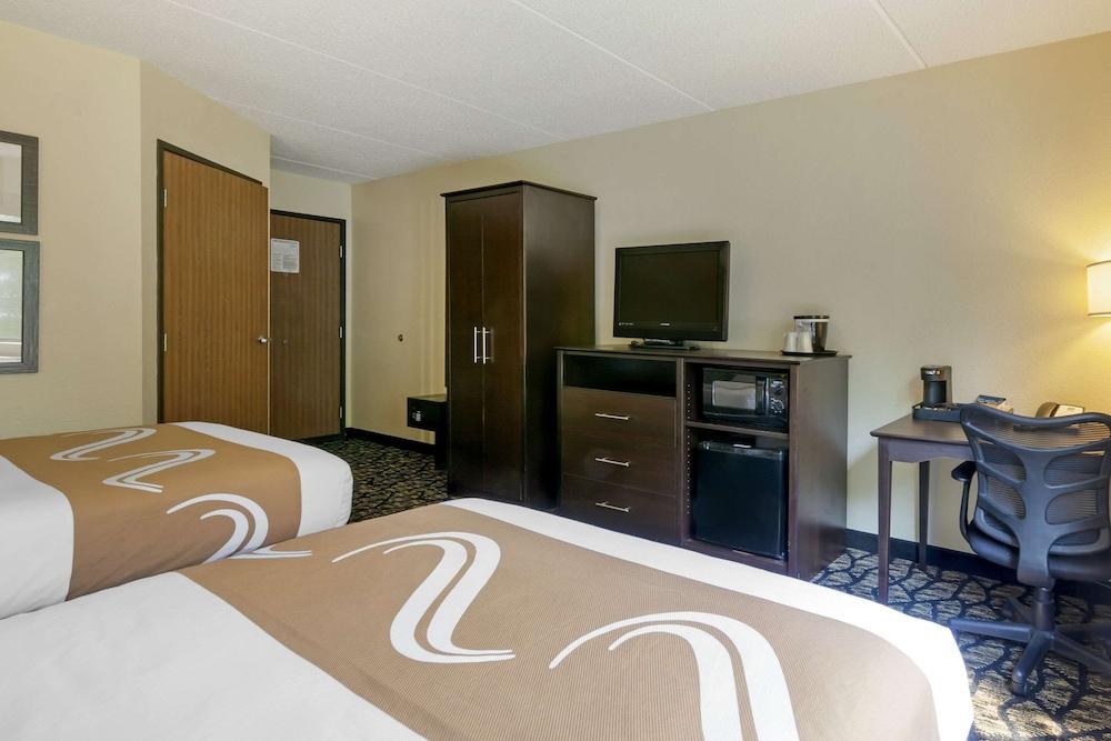 Quality Inn Oshkosh Aviation Park