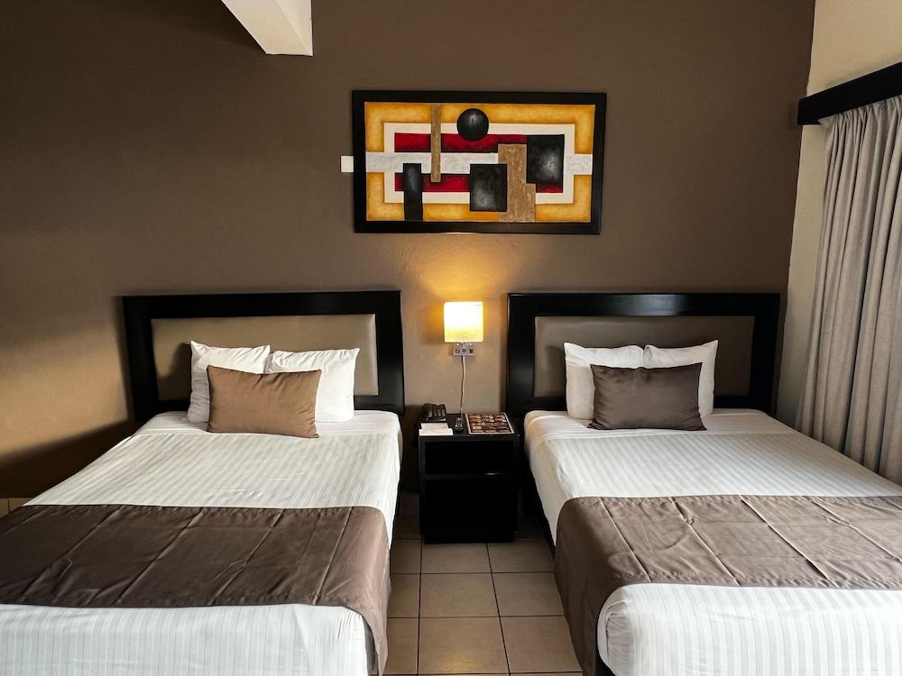 Hotel La Siesta Malecón