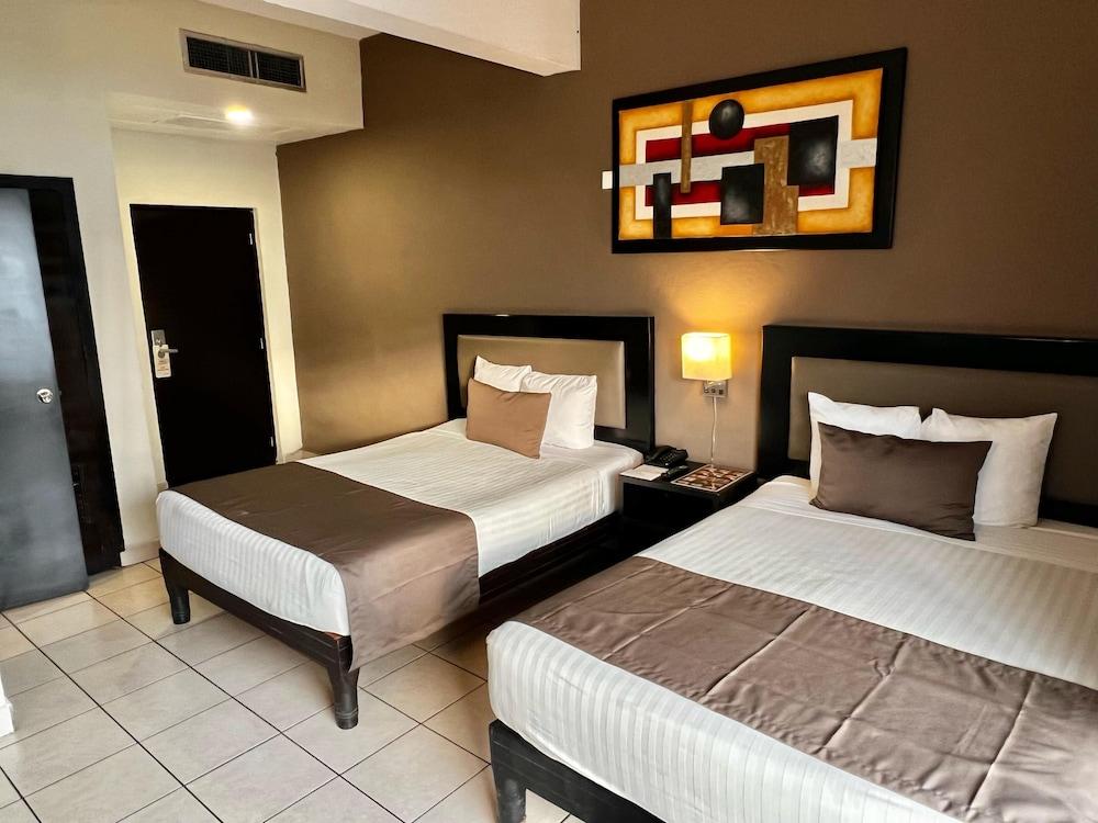 Hotel La Siesta Malecón