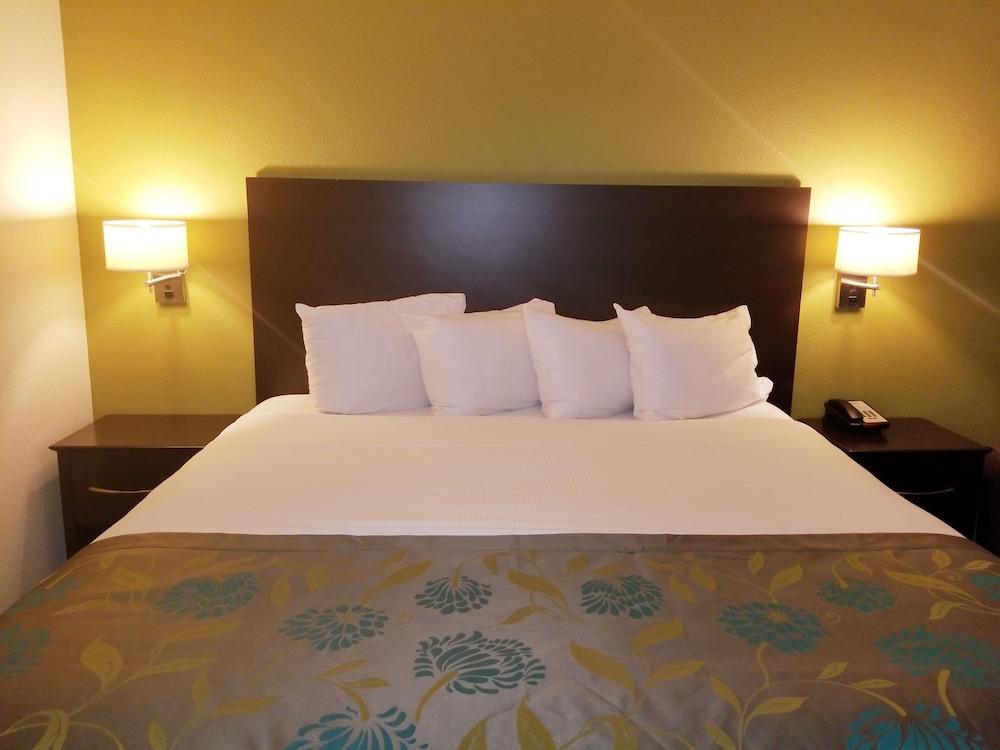 Baymont by Wyndham Eau Claire WI