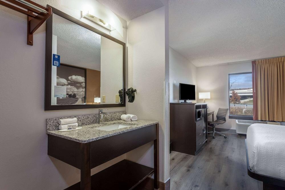 Super 8 by Wyndham Wausau