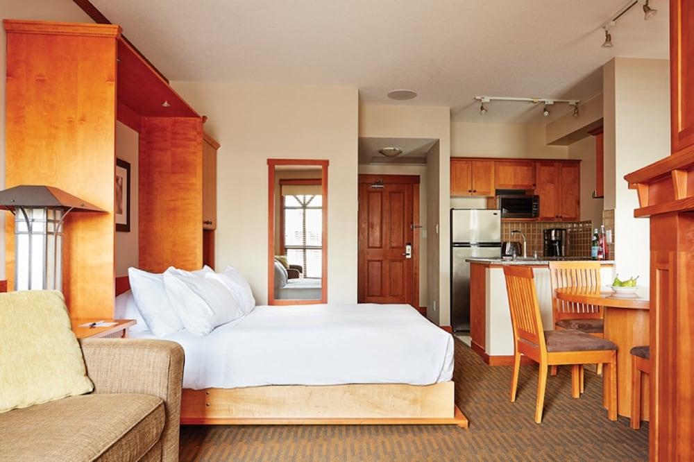 Pan Pacific Whistler Mountainside