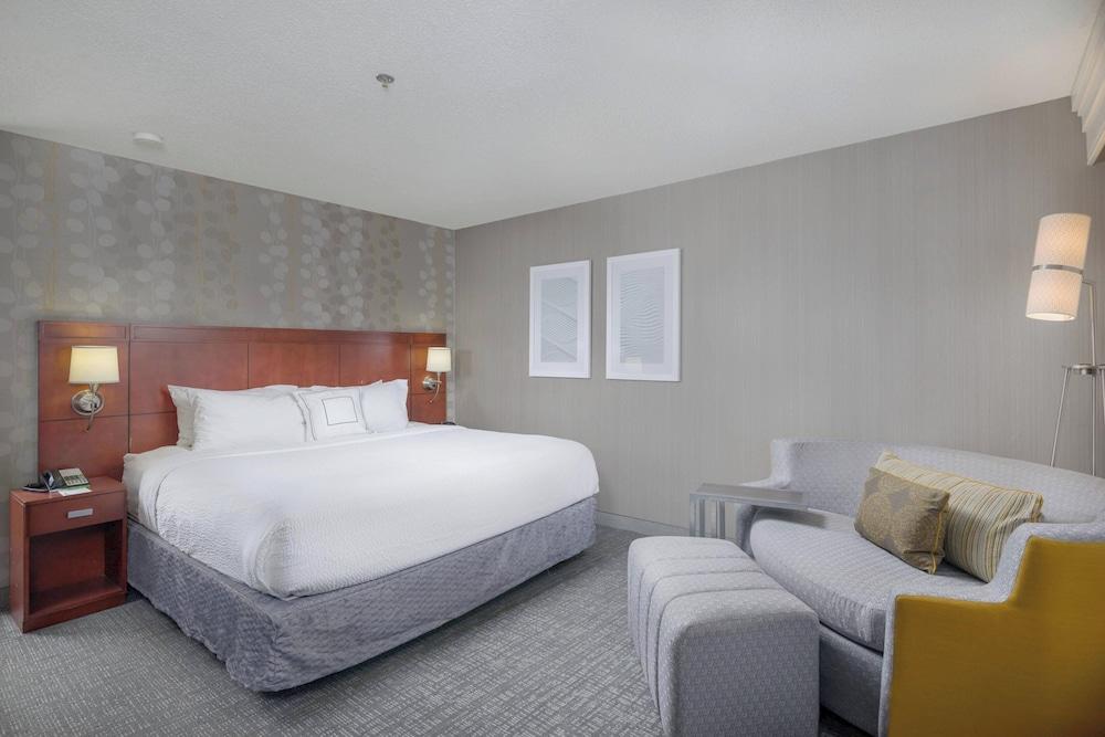 Courtyard by Marriott New Haven Orange-Milford