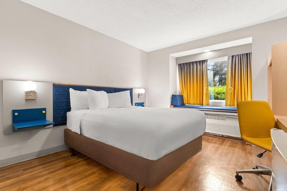 Microtel Inn & Suites by Wyndham Salisbury