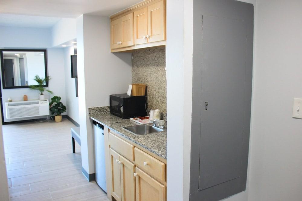 Sun and Sand Resort Oceanfront Suites