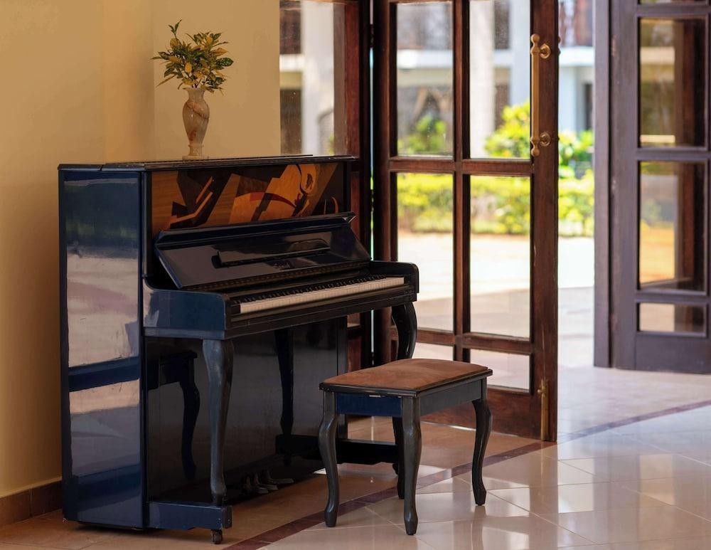 Golden Tulip Dar Es Salaam