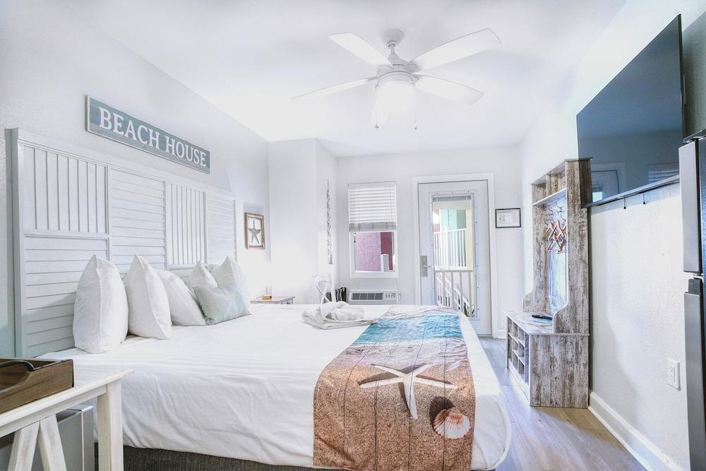 The Lighthouse Resort Inn & Suites