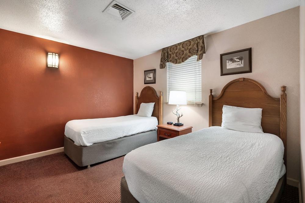 Gatlinburg Town Square