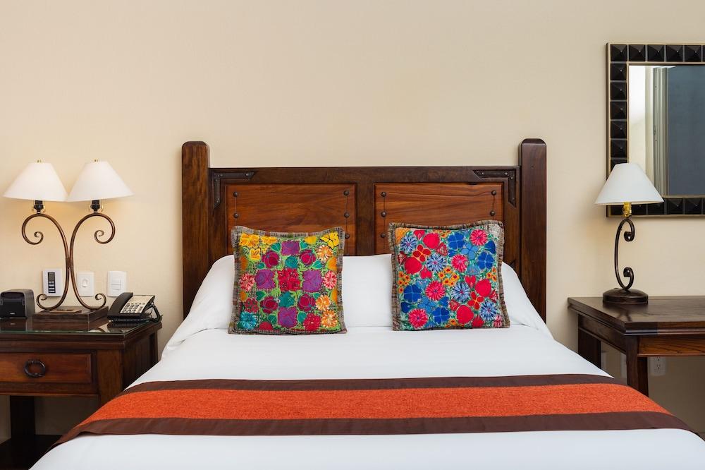 Villa La Estancia Beach Resort & Spa