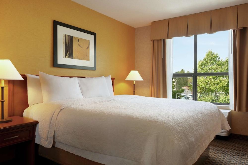 Hampton Inn & Suites by Hilton Langley-Surrey