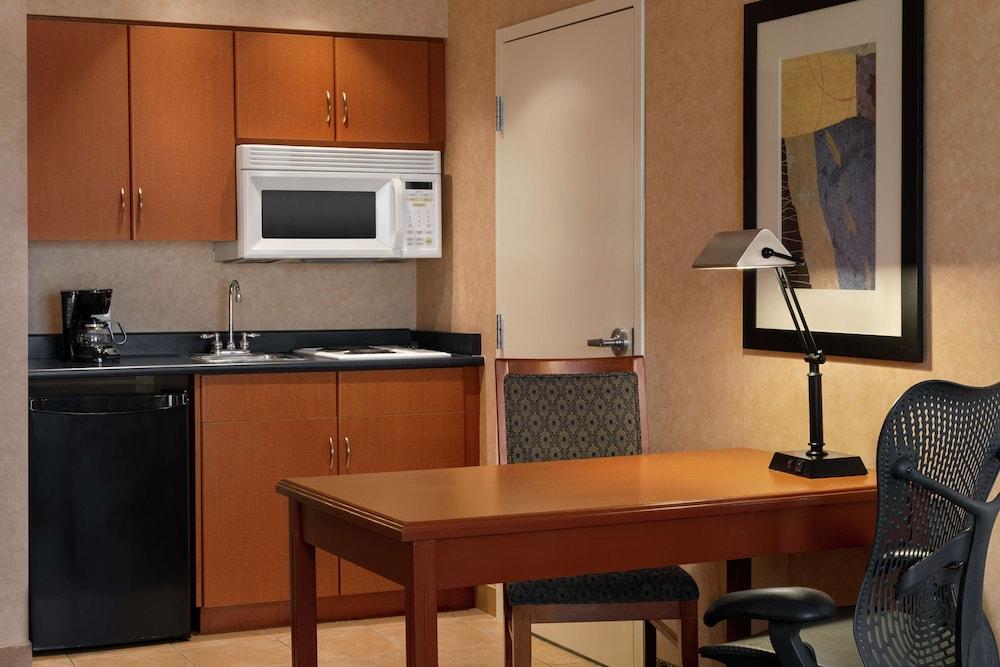 Hampton Inn & Suites by Hilton Langley-Surrey