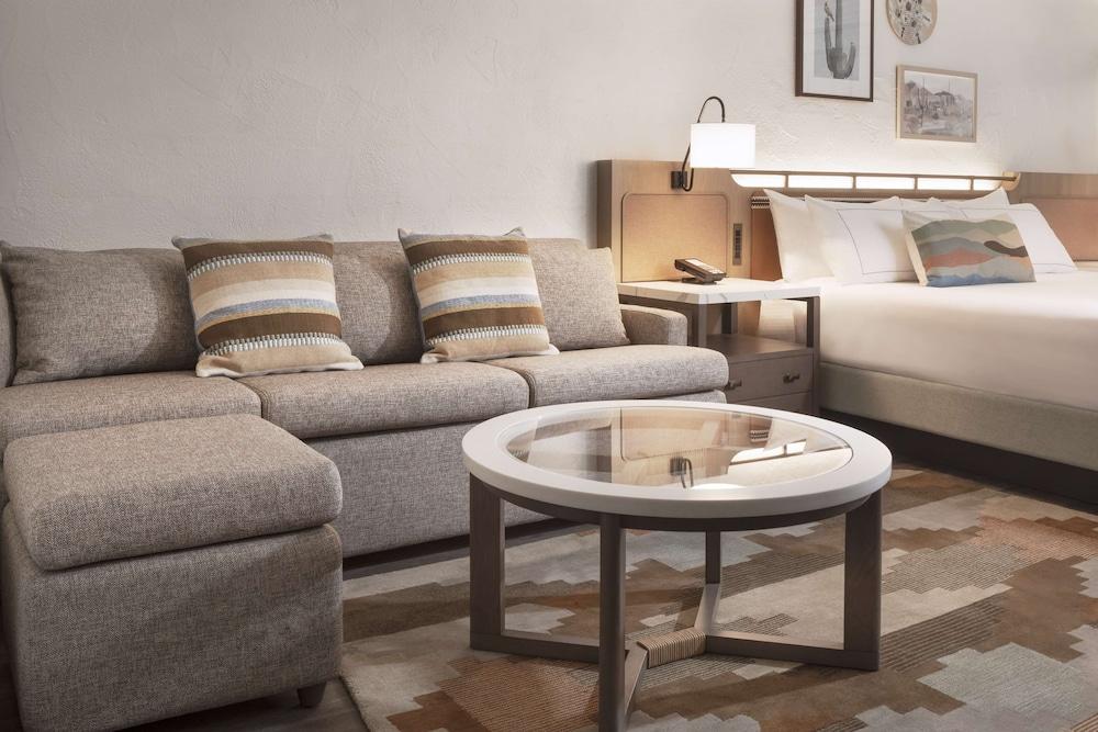 The Scottsdale Resort and Spa, Curio Collection by Hilton