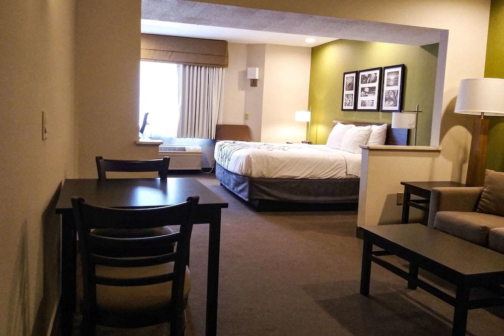 Sleep Inn & Suites Niantic North