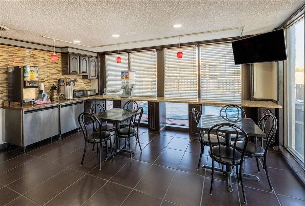 Economy Suites - Fairgrounds