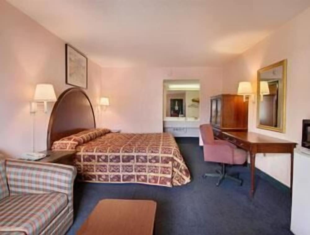 Super 8 by Wyndham Columbia