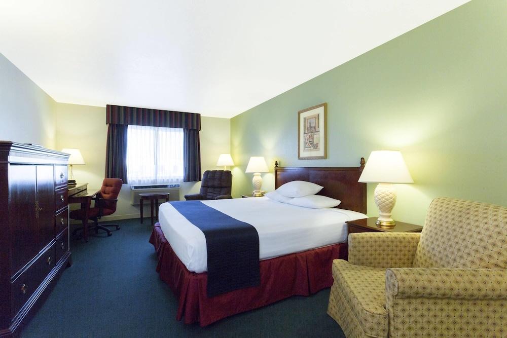 Super 8 by Wyndham Montpelier