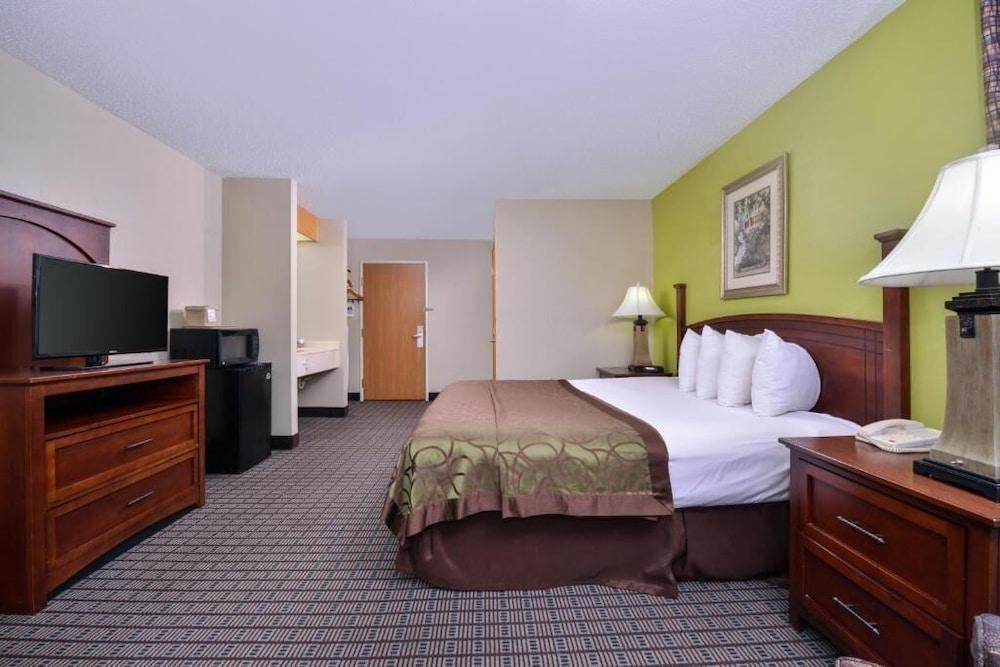 Regency Inn Geneseo IL I-80