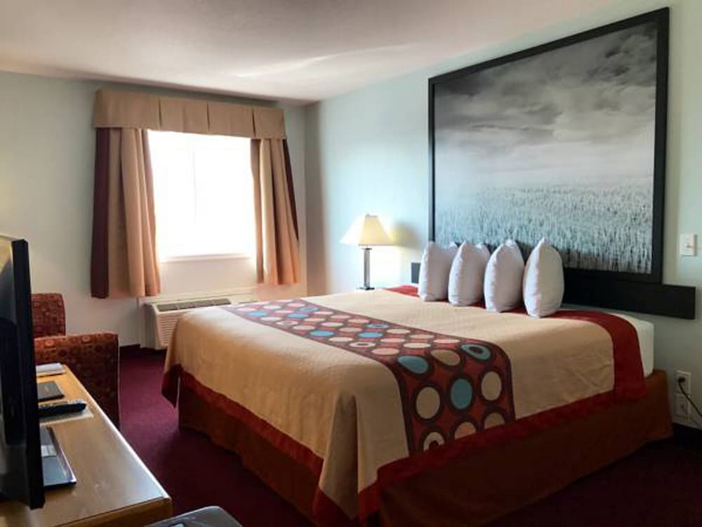 Super 8 by Wyndham Kindersley