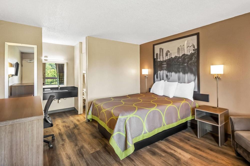 Super 8 by Wyndham Commerce