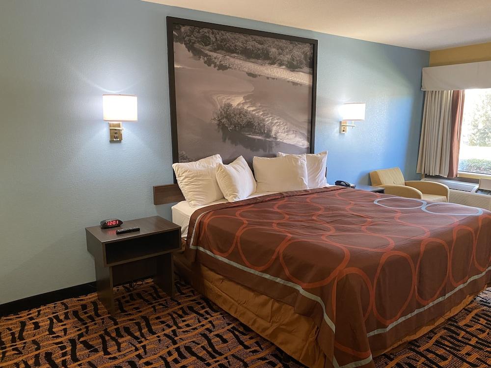 Super 8 by Wyndham Olive Branch