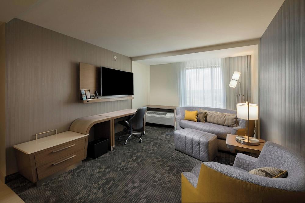 Courtyard by Marriott Russellville