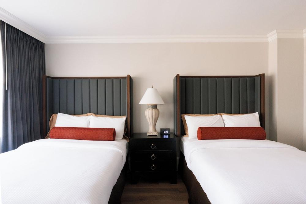 The Mansion at Glen Cove