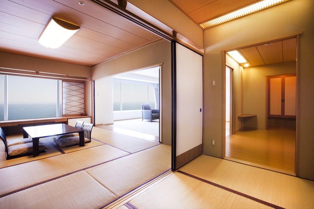 Phoenix Seagaia Ocean Tower