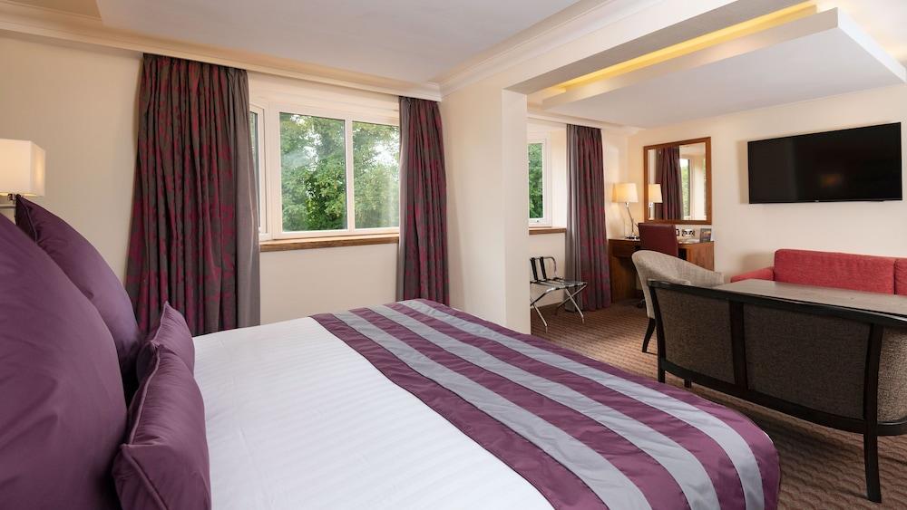 Donnington Manor Hotel