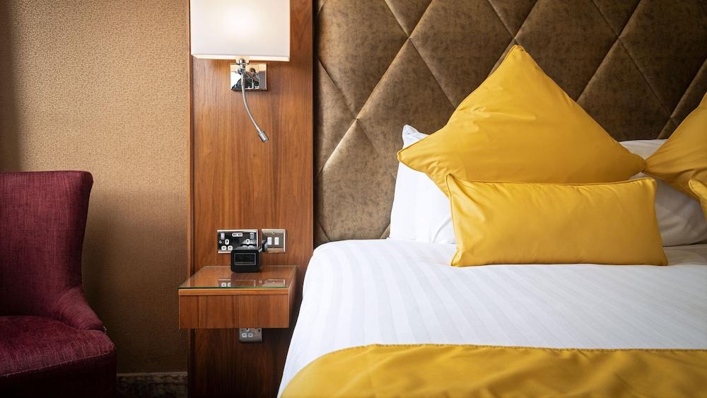 Donnington Manor Hotel