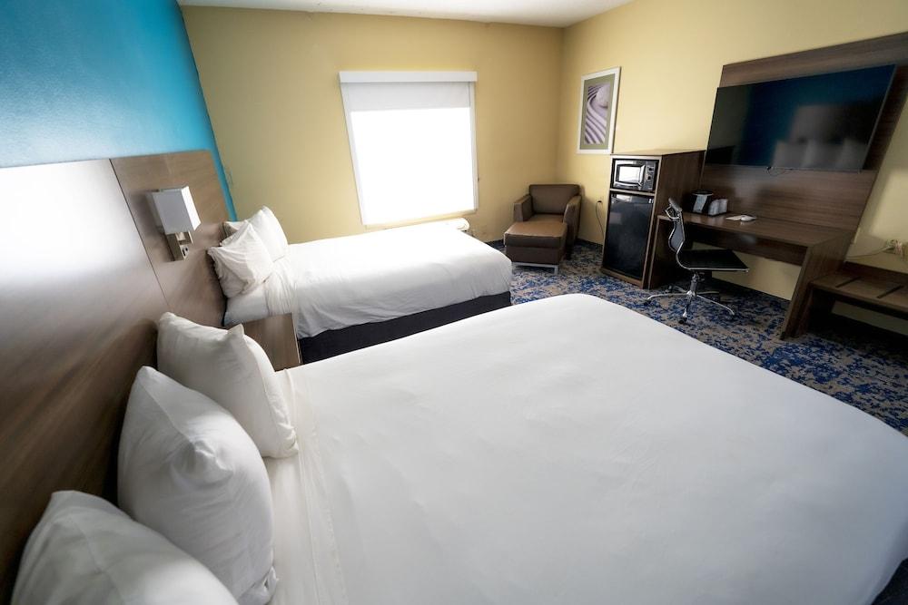 Quality Inn & Suites Monroeville South