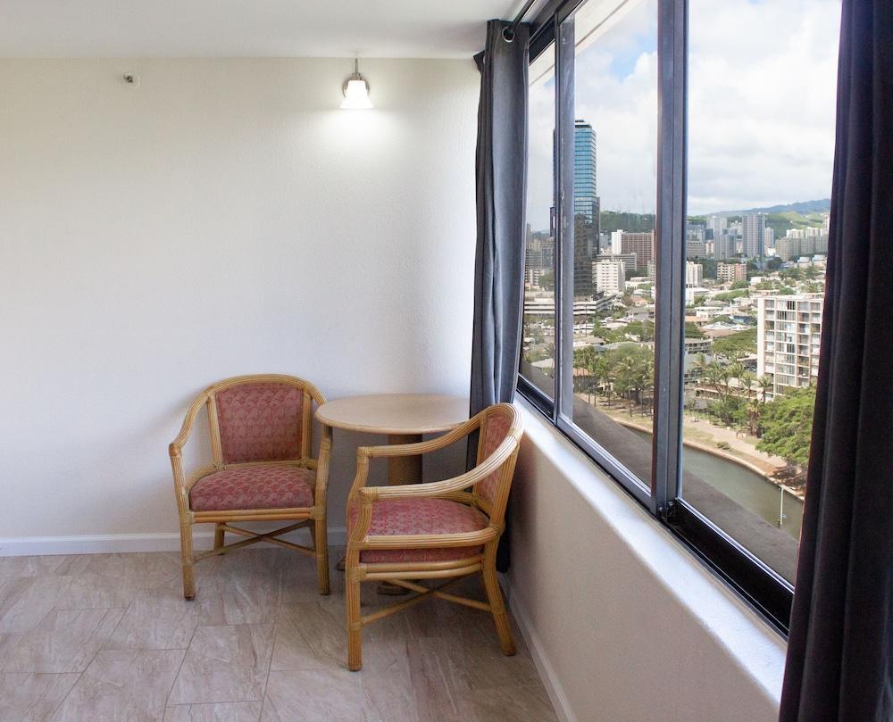 Waikiki Monarch Hotel