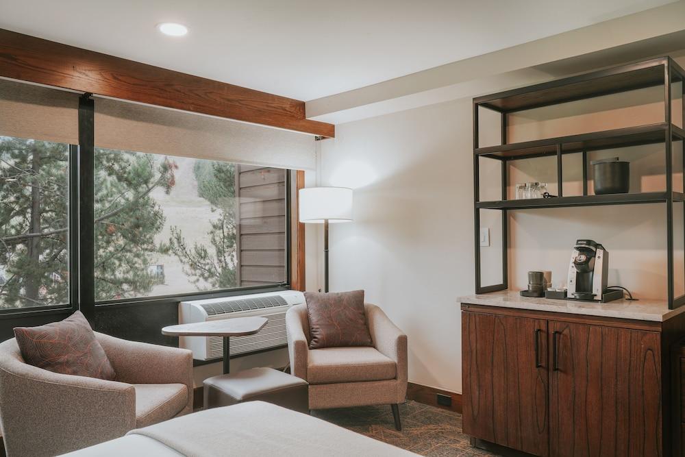 Huntley Lodge at Big Sky Resort