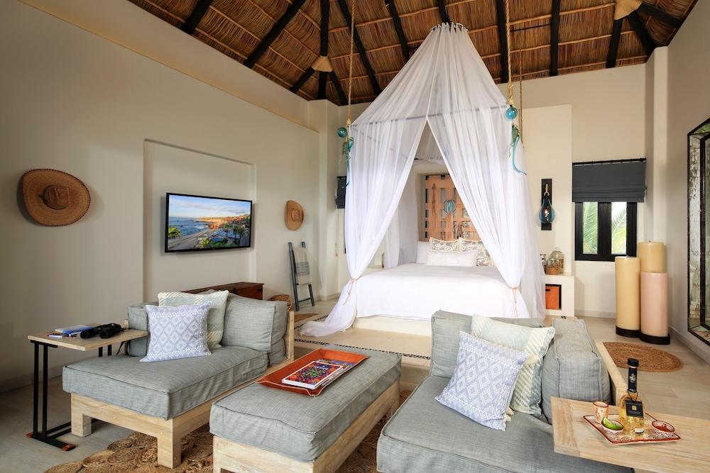 Esperanza, Auberge Collection