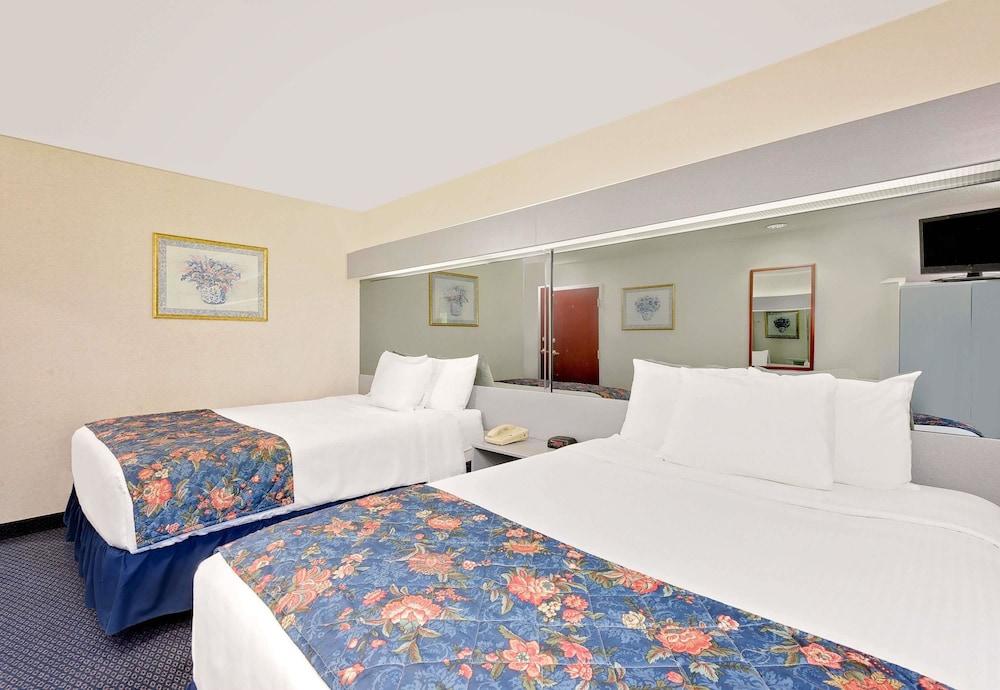 Microtel Inn & Suites by Wyndham Hagerstown by I-81
