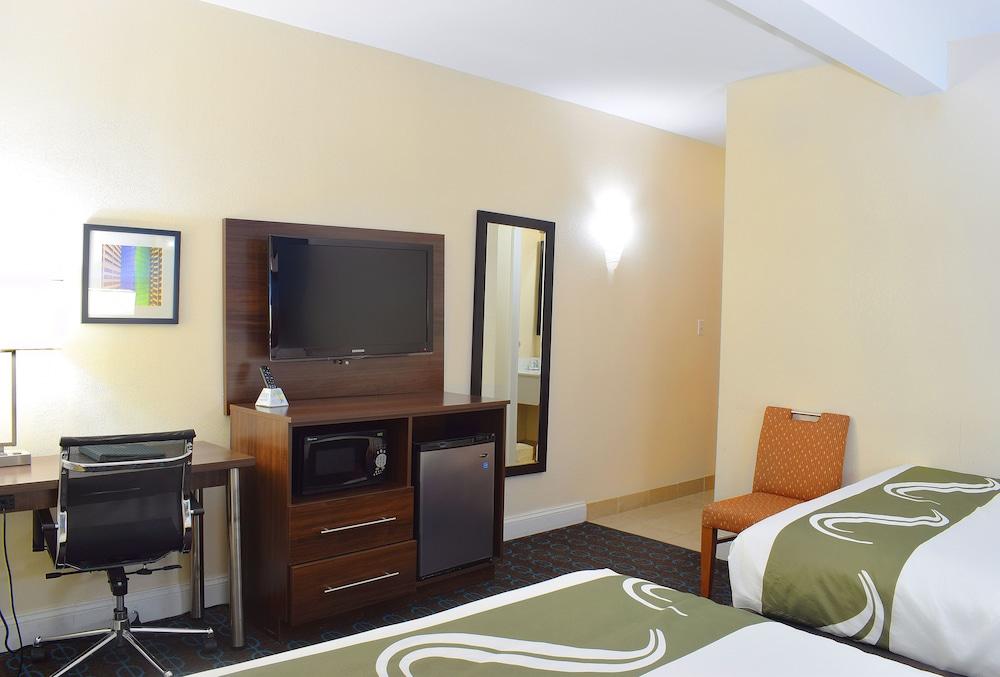 Quality Inn & Suites Middletown - Newport