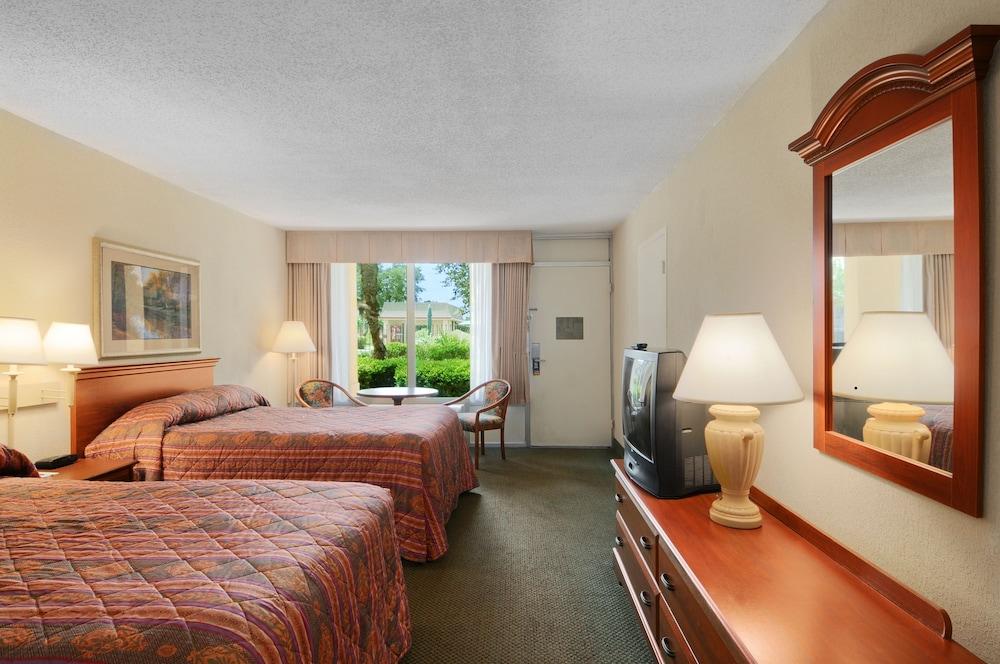 Motel 6 Natchitoches, LA