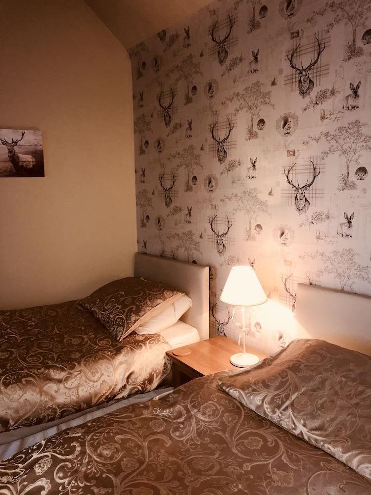 Lakeview Guest House