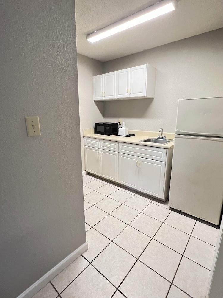 Country Hearth Inn & Suites Augusta