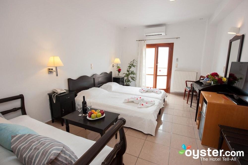 Theoxenia Caldera Hotel