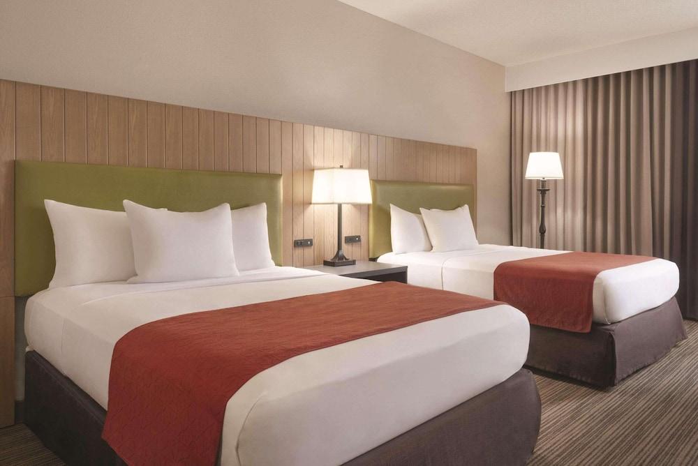 Country Inn & Suites by Radisson, Eagan, MN