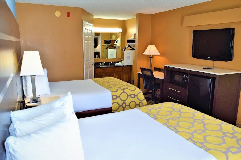 Baymont by Wyndham Forest City